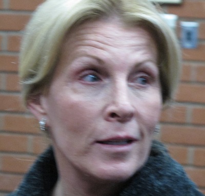 Cindee Topar at a City Council meeting